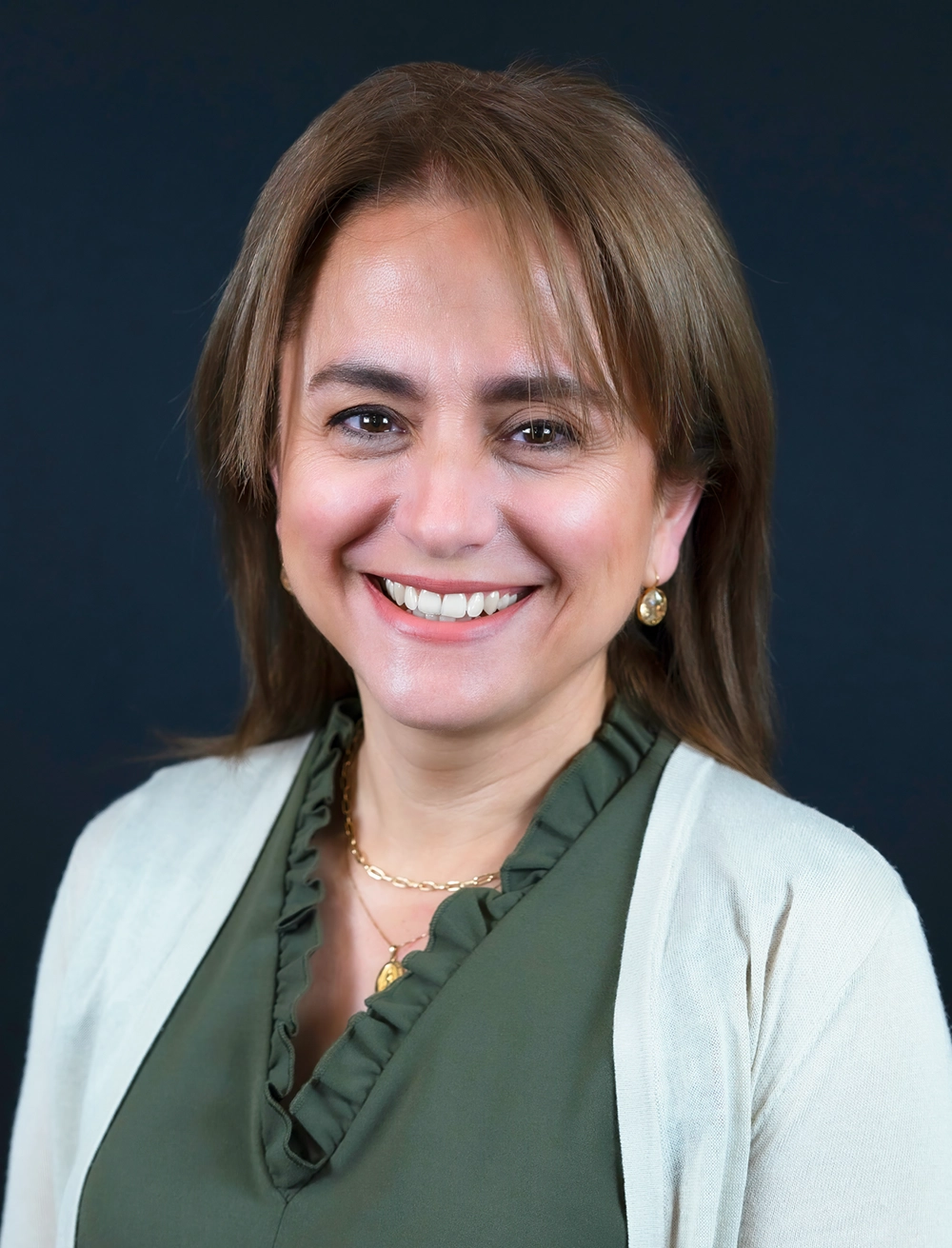 Portrait of Alma Rodriguez.